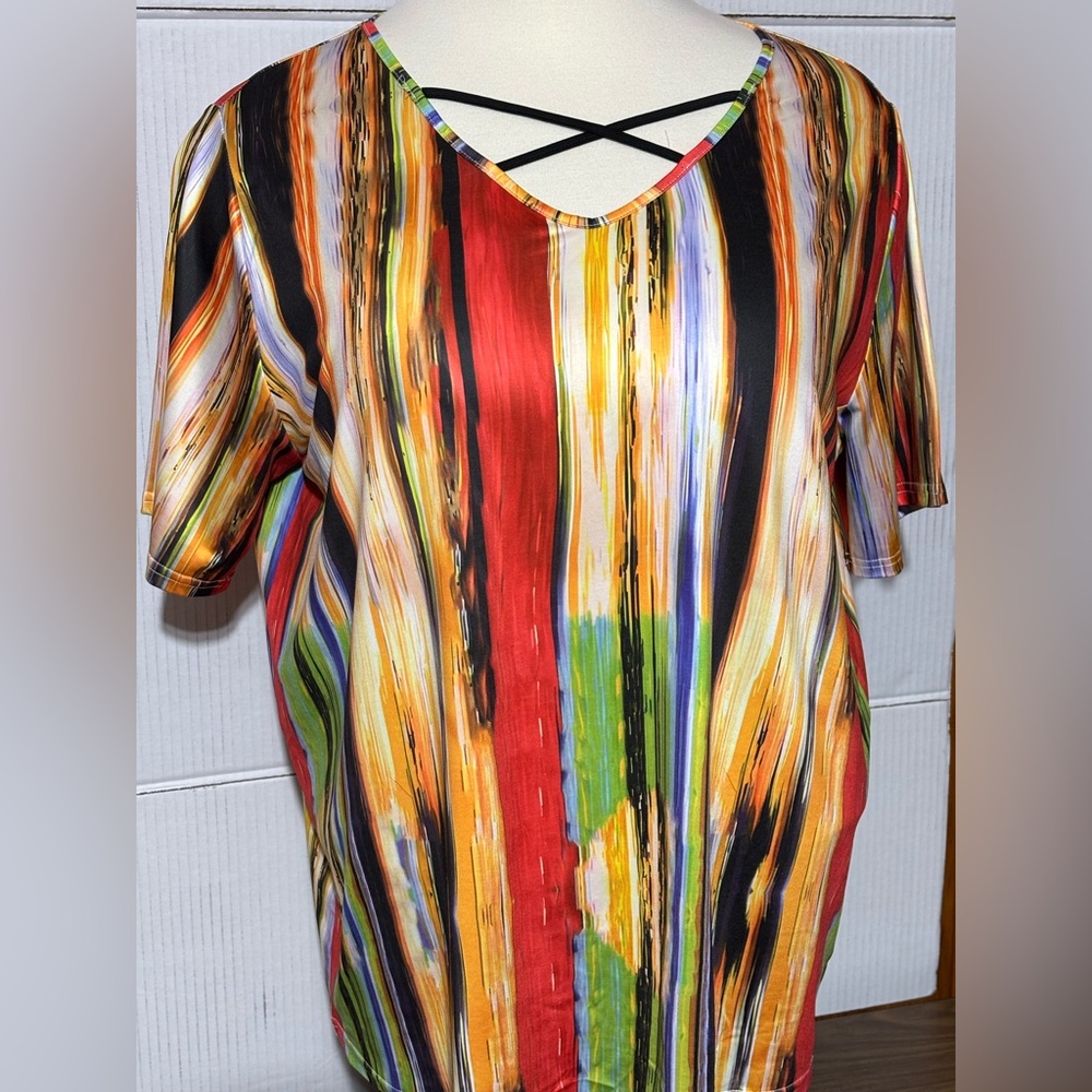 No tags Womens pull over fits like a 3XL(my size) 28” length 24” p2p
